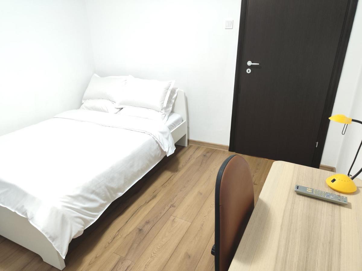 Platinum Apartment - Apartament Cu 3 Camere, 2 Dormitoare, 2 Bai, Bucatarie Complet Utilata, 2 Balcoane Bukarest Eksteriør billede