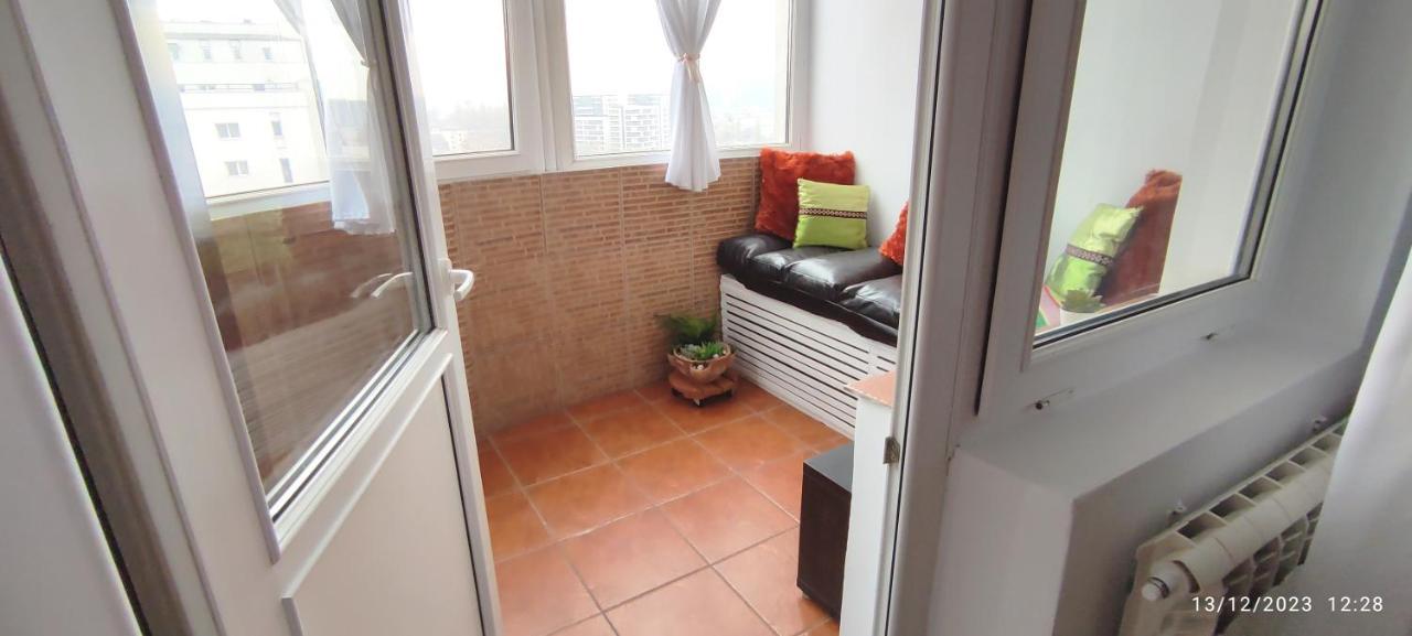 Platinum Apartment - Apartament Cu 3 Camere, 2 Dormitoare, 2 Bai, Bucatarie Complet Utilata, 2 Balcoane Bukarest Eksteriør billede
