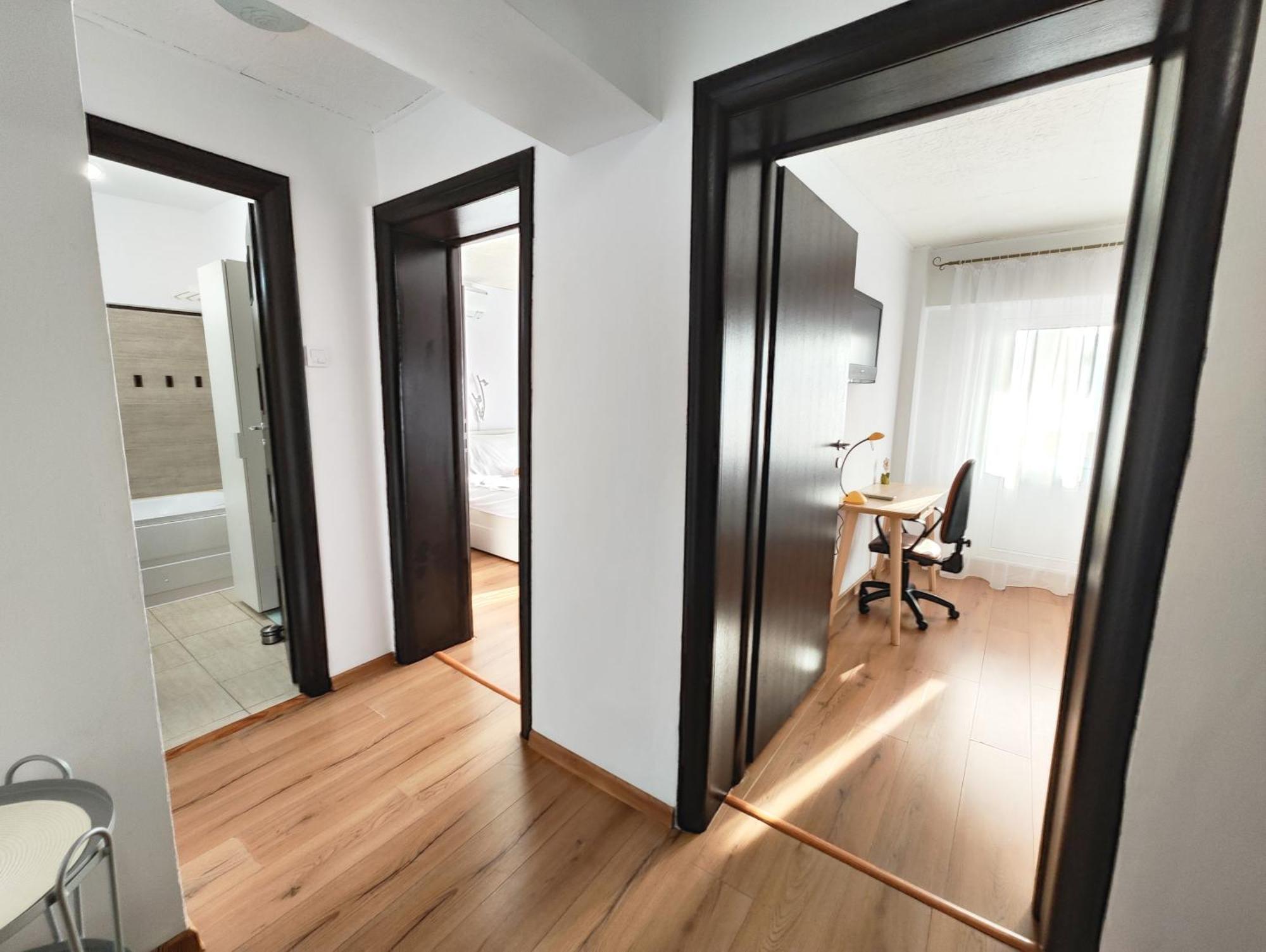 Platinum Apartment - Apartament Cu 3 Camere, 2 Dormitoare, 2 Bai, Bucatarie Complet Utilata, 2 Balcoane Bukarest Eksteriør billede