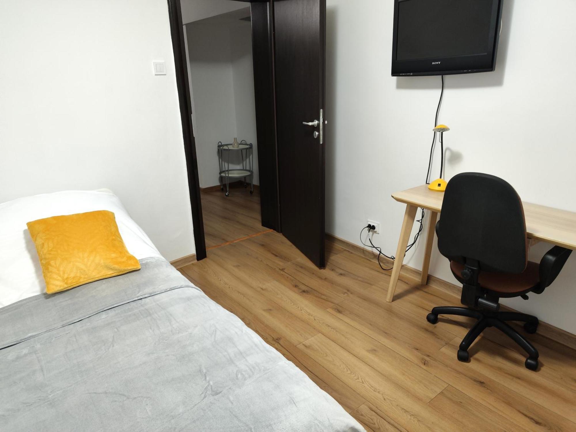 Platinum Apartment - Apartament Cu 3 Camere, 2 Dormitoare, 2 Bai, Bucatarie Complet Utilata, 2 Balcoane Bukarest Eksteriør billede