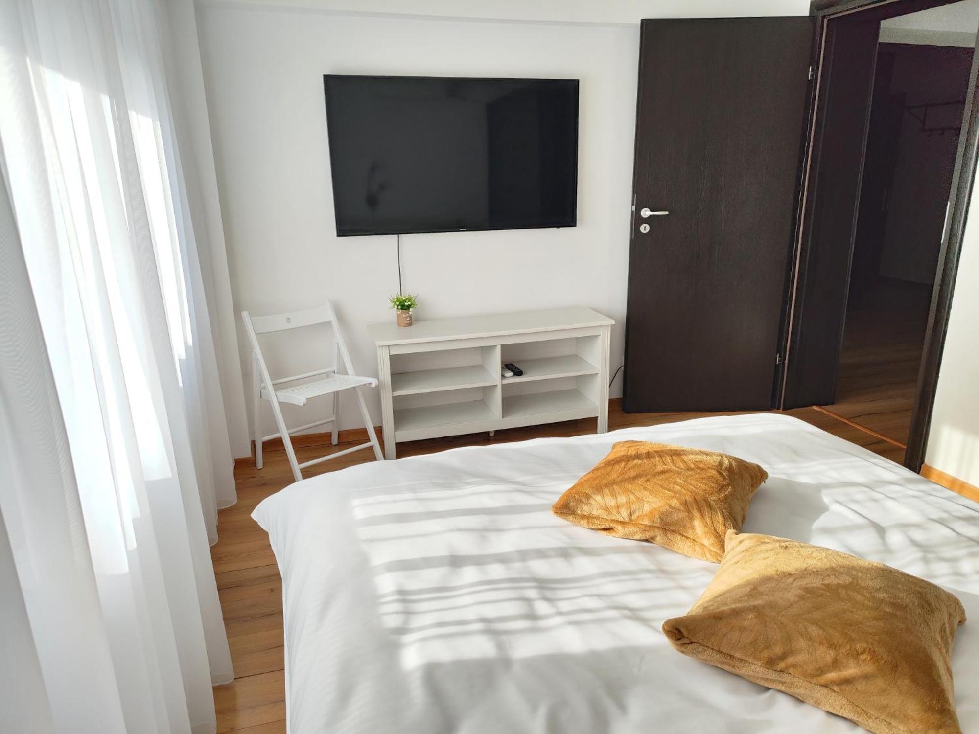 Platinum Apartment - Apartament Cu 3 Camere, 2 Dormitoare, 2 Bai, Bucatarie Complet Utilata, 2 Balcoane Bukarest Eksteriør billede